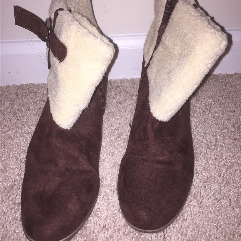 Brown winter boots